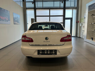 2011 Skoda Superb DSG II, белый, 890000 рублей, вид 5