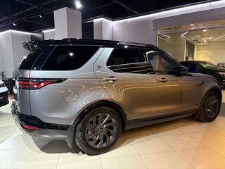 2026 Land Rover Discovery D250 V Рестайлинг, серый, 14200000 рублей, вид 4