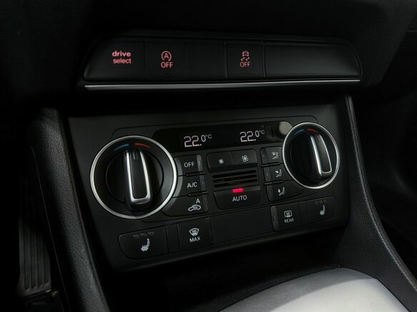 2015 Audi Q3 I (8U) Рестайлинг, белый, 1899000 рублей - вид 14