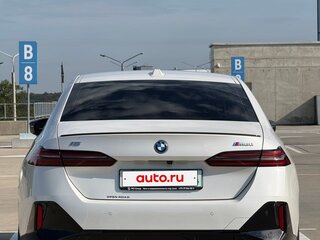 2024 BMW i5 M60 xDrive, белый, 5571254 рублей, вид 3