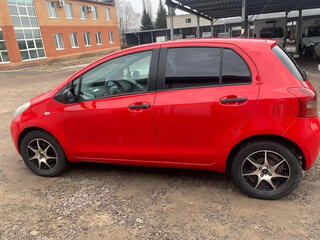 2008 Toyota Yaris II, красный, 525000 рублей, вид 5