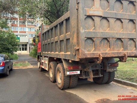 2022 Sinotruk Howo ZZ3257, красный, 5781000 рублей, вид 3