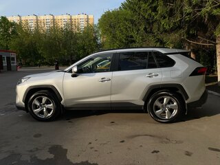 2020 Toyota RAV4 V (XA50), серый, 2850000 рублей, вид 2