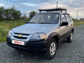 2014 Chevrolet Niva I Рестайлинг, серебристый, 450000 рублей, вид 1