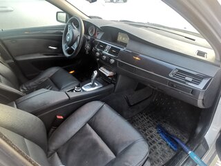 2008 BMW 5 серии 525xi V (E60/E61) Рестайлинг, серебристый, 1000000 рублей, вид 3