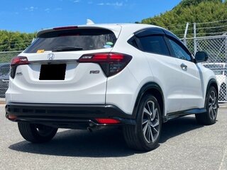 2021 Honda Vezel I Рестайлинг, белый, 1368000 рублей, вид 4