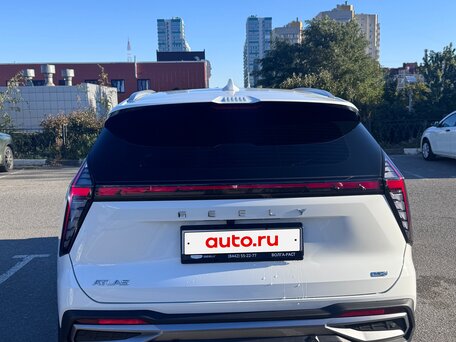 2024 Geely Atlas II, белый, 2800000 рублей, вид 4