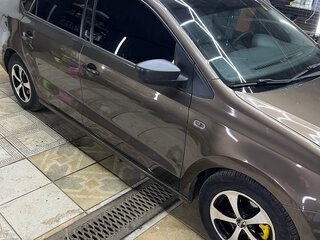 2015 Volkswagen Polo V, коричневый, 600000 рублей, вид 4