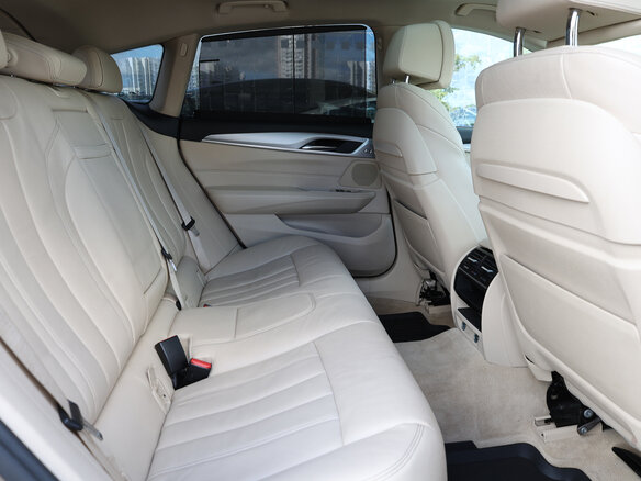 2018 BMW 6 серии Gran Turismo 630d xDrive IV (G32), коричневый, 3398000 рублей - вид 10