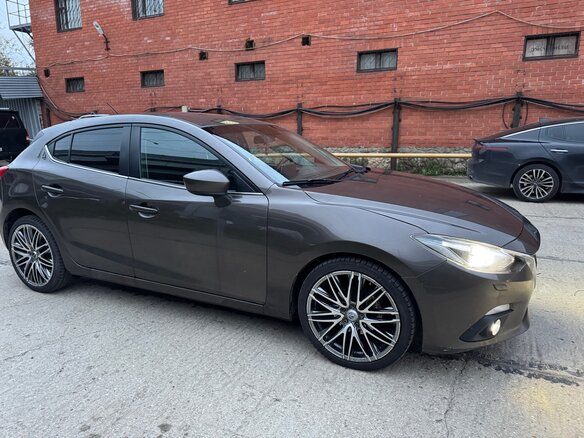 2013 Mazda 3 III (BM), коричневый, 880000 рублей - вид 4