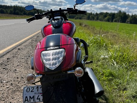 2023 Suzuki Boulevard M109R, красный, 1800000 рублей, вид 4