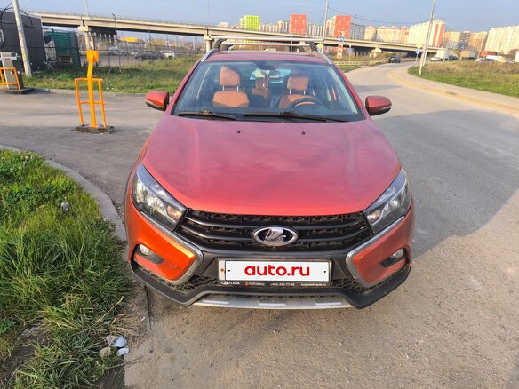 2019 Lada (ВАЗ) Vesta SW Cross I, оранжевый, 880000 рублей - вид 2