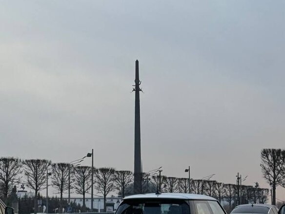 2021 Mini Hatch Cooper III (F55/F56) Рестайлинг, белый, 2500000 рублей - вид 4