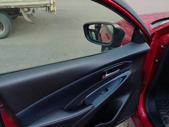 2020 Mazda 2 III (DJ) Рестайлинг, красный, 1400000 рублей - вид 11