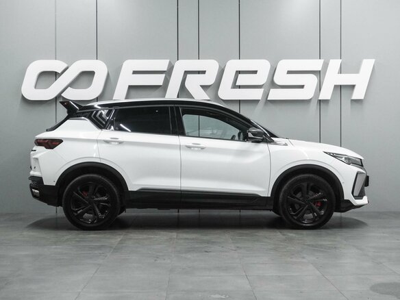 2023 Geely Coolray I Рестайлинг, белый, 2099000 рублей - вид 4