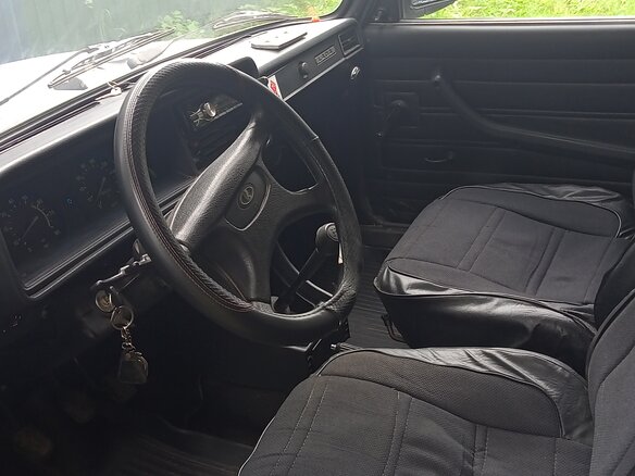 2010 Lada (ВАЗ) 2107, серебристый - вид 2
