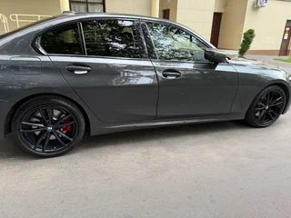 2023 BMW 3 серии 330i xDrive VII (G2x) Рестайлинг, серый, 6000000 рублей, вид 4