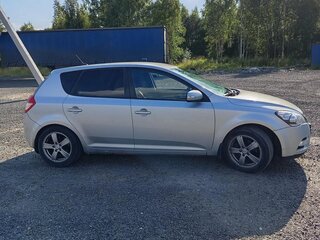 2011 Kia Ceed I Рестайлинг, серебристый, 890000 рублей, вид 3
