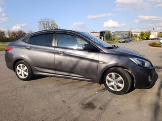 2014 Hyundai Solaris I Рестайлинг, чёрный, 980000 рублей, вид 5