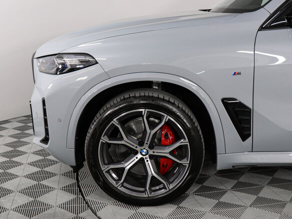 2025 BMW X5 30d IV (G05/G18) Рестайлинг, серый - вид 7
