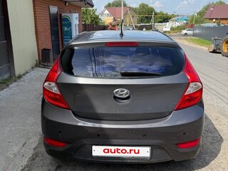 2013 Hyundai Solaris I, серый, 690000 рублей, вид 4