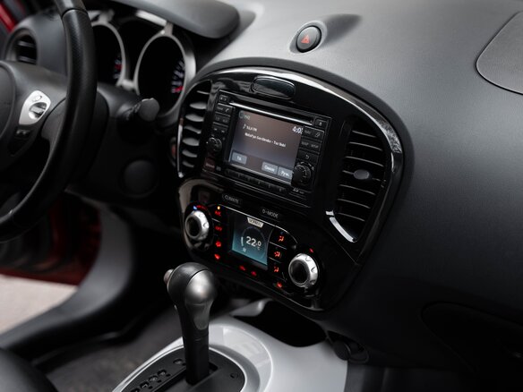 2012 Nissan Juke I, красный - вид 13