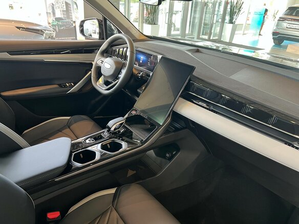 2026 Geely Atlas II, чёрный, 3449990 рублей - вид 10