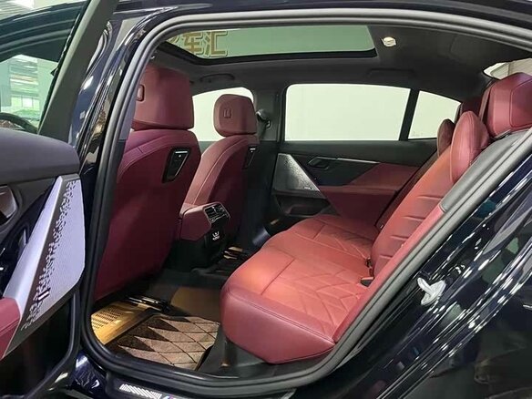 2025 BMW 5 серии Long 530Li xDrive VIII (G60/G61/G68), чёрный, 6930000 рублей - вид 13