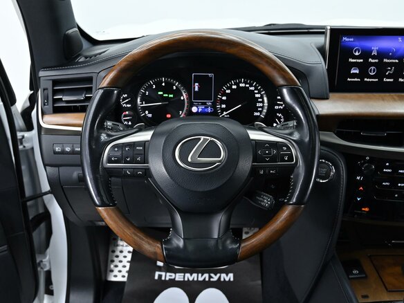 2018 Lexus LX 570 III Рестайлинг 2, белый, 9990000 рублей - вид 14