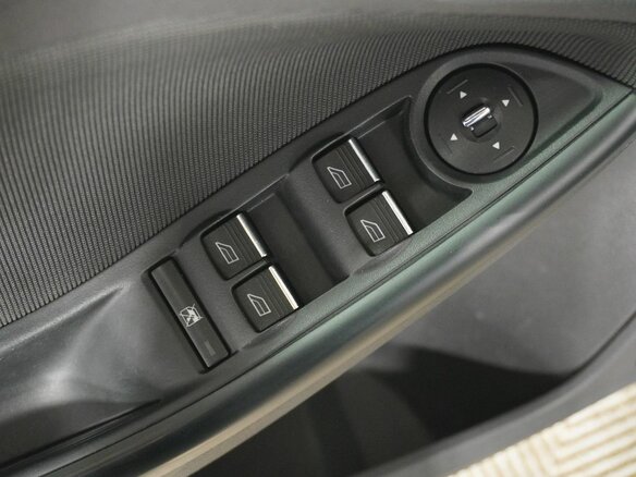 2011 Ford Focus III, серебристый, 937000 рублей - вид 14