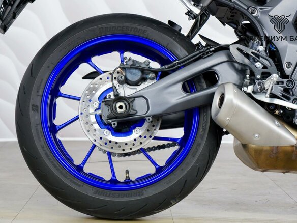 2023 Yamaha YZF-R7, синий, 879000 рублей - вид 8