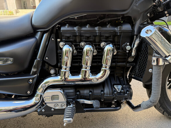 2012 Triumph Rocket III, чёрный, 900000 рублей - вид 17