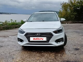 2018 Hyundai Solaris II, белый, 750000 рублей, вид 2