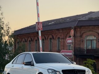 2012 Mercedes-Benz C-Класс 180 BlueEFFICIENCY III (W204) Рестайлинг, белый, 1790000 рублей, вид 3