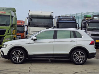 2021 Volkswagen Tiguan II Рестайлинг, белый, 2295000 рублей, вид 4