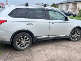2015 Mitsubishi Outlander III Рестайлинг 2, серебристый, 1320000 рублей, вид 2
