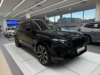 2025 BMW X7 M60i I (G07) Рестайлинг, чёрный, 16990000 рублей, вид 3