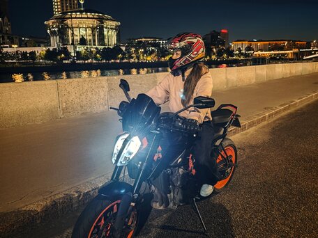 2022 KTM 890 Duke R, чёрный, 900000 рублей, вид 1