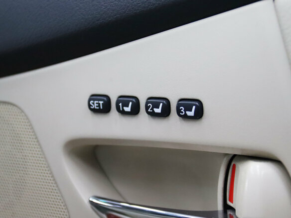 2010 Lexus RX 350 III, белый - вид 18