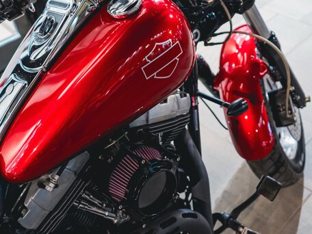 2008 Harley-Davidson Fat Bob, красный, 850000 рублей, вид 5