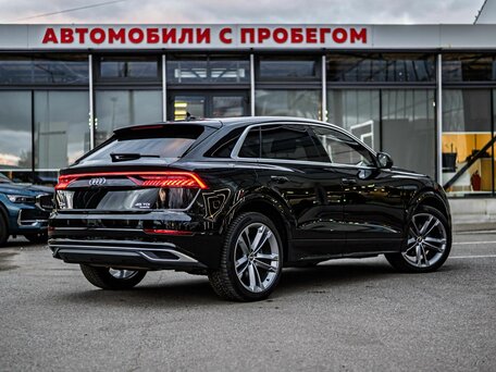 2022 Audi Q8 45 TDI I (4M), чёрный, 6750000 рублей, вид 2