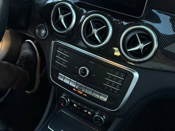 2018 Mercedes-Benz CLA 200 I (C117, X117) Рестайлинг, белый, 1850000 рублей - вид 10