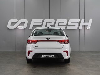 2019 Kia Rio IV, белый, 879000 рублей, вид 4