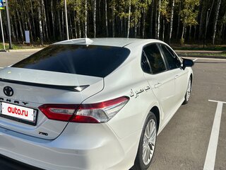 2019 Toyota Camry VIII (XV70), белый, 2500000 рублей, вид 3