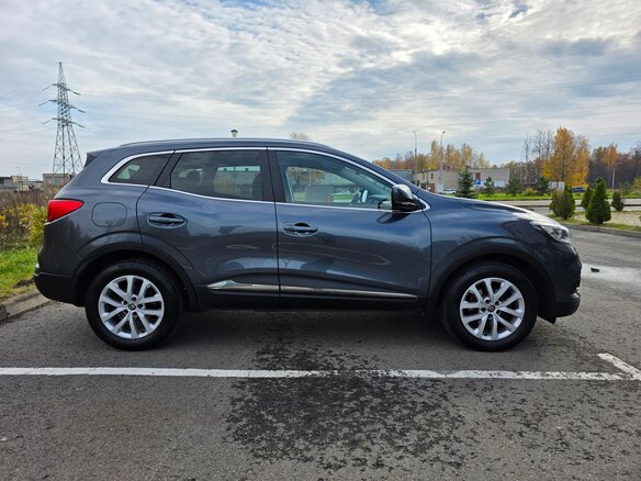 2020 Renault Kadjar I Рестайлинг, серый, 1765000 рублей - вид 3