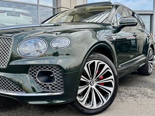 2023 Bentley Bentayga I Рестайлинг, зелёный, 23200000 рублей, вид 4