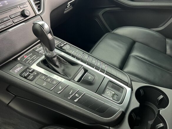 2018 Porsche Macan I, чёрный, 3190000 рублей - вид 17
