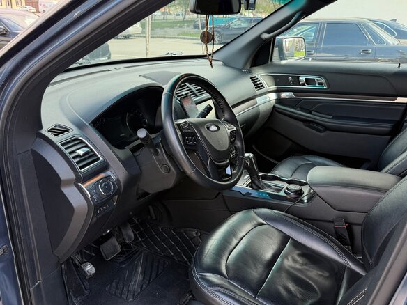 2019 Ford Explorer V Рестайлинг 2, синий, 2950000 рублей - вид 8