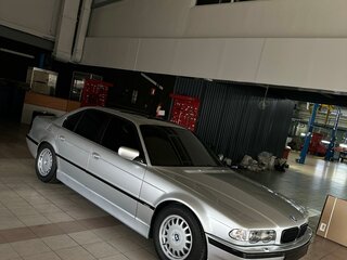 1999 BMW 7 серии 735i III (E38) Рестайлинг, серебристый, 1400000 рублей, вид 2
