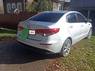 2015 Kia Rio III Рестайлинг, серебристый, 693000 рублей, вид 5